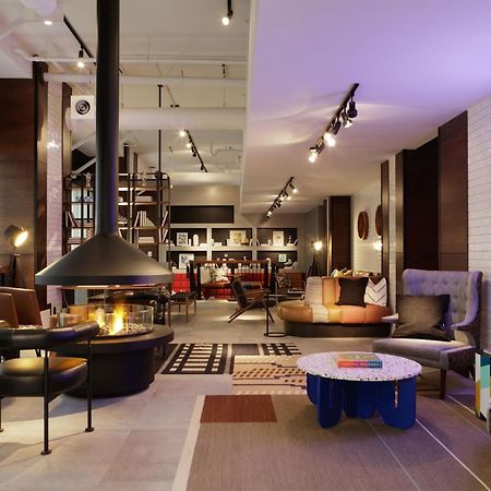 Moxy Richmond Downtown Hotel Exterior photo