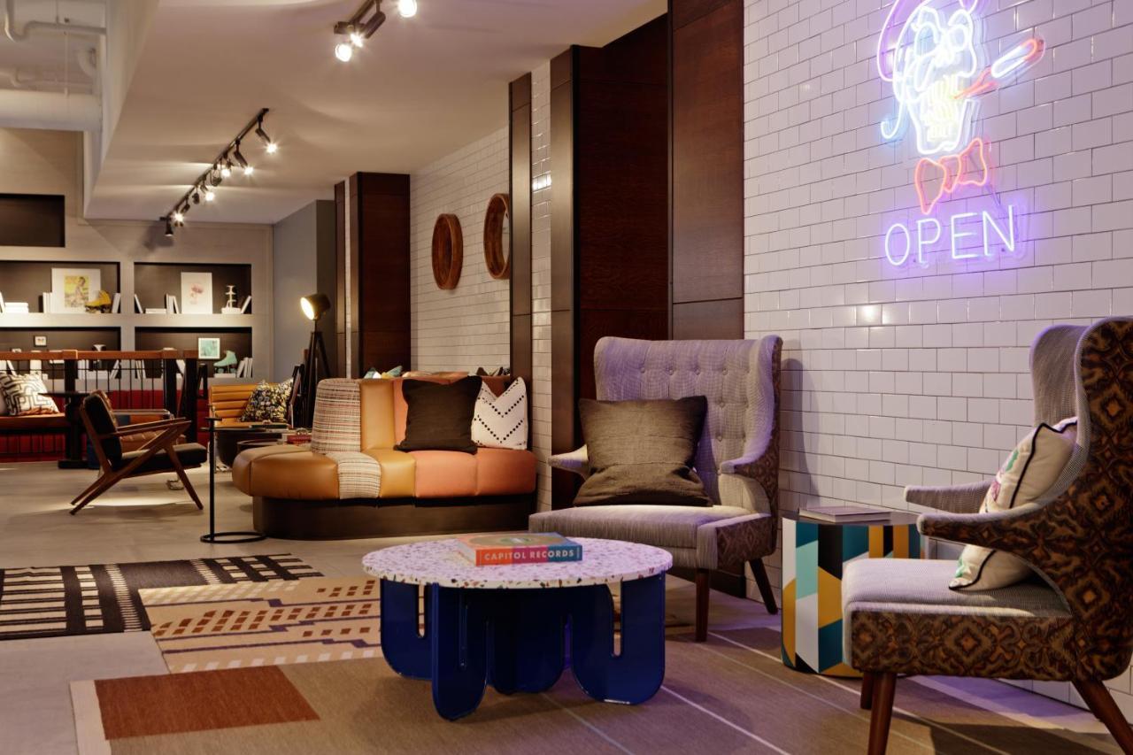Moxy Richmond Downtown Hotel Exterior photo
